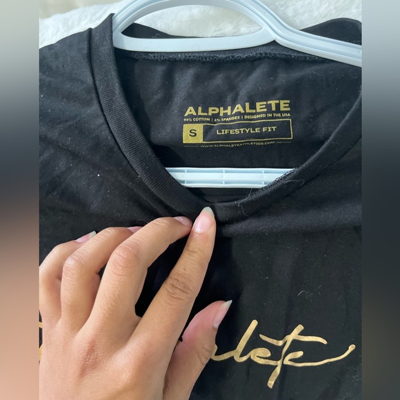 Alphalete tshirt - Picture 2 of 2